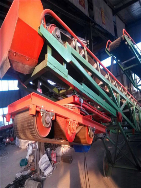 帶拋糧的輸送機