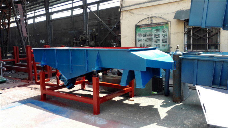 化肥顆粒分級(jí)振動(dòng)篩