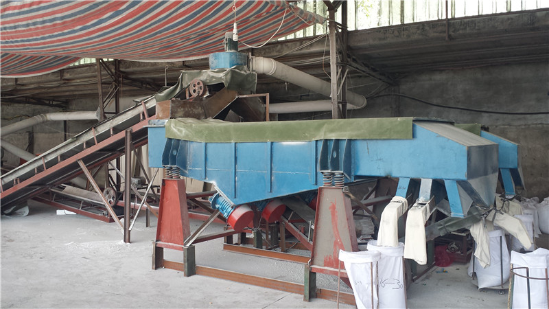 橡膠顆粒分級(jí)直線篩