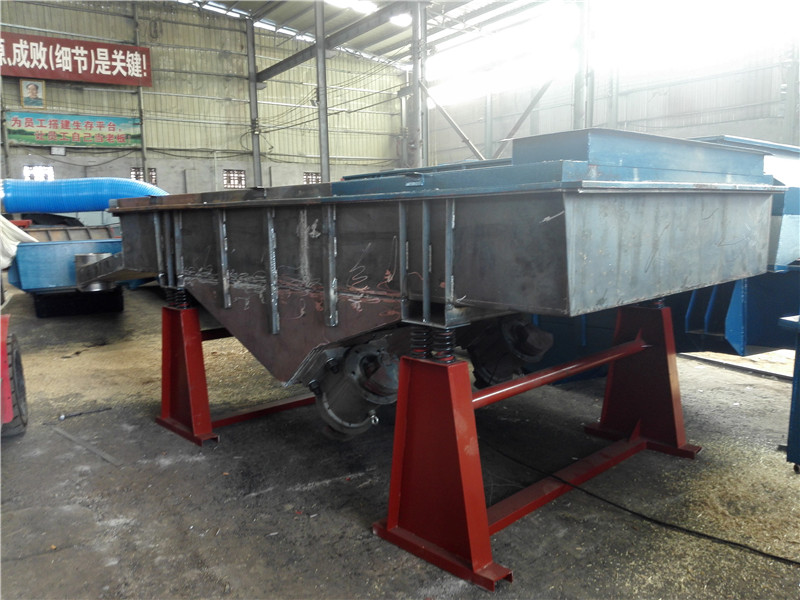 大型麥糠振動(dòng)篩分機(jī)